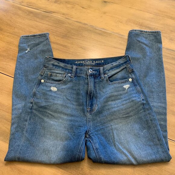 American Eagle Mom Jean Size 0 Short Distressed medium/light wash - Picture 3 of 7